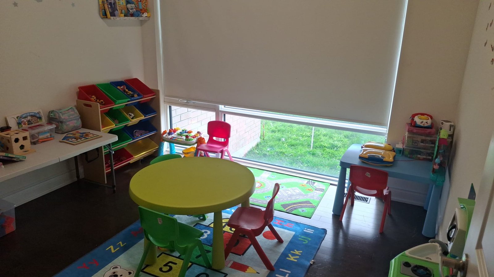 happy-bright-babies-toddler-space-1