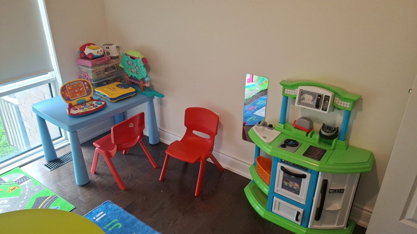 happy-bright-babies-toddler-space-2