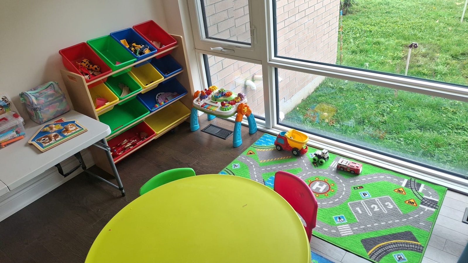 happy-bright-babies-toddler-space-4